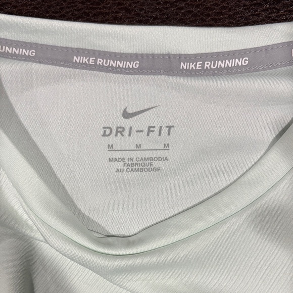 Nike Women's Short Sleeve Tee - Picture 3 of 3